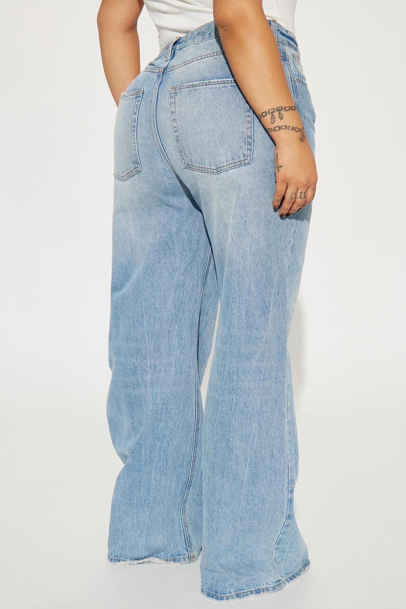 Back In The Game Baggy Jeans - Medium Wash
